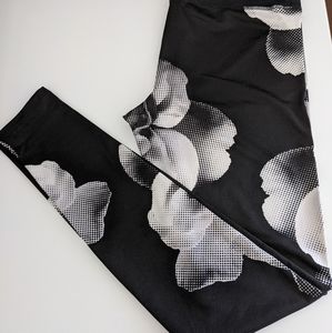 Forever 21 workout legging. Size small.